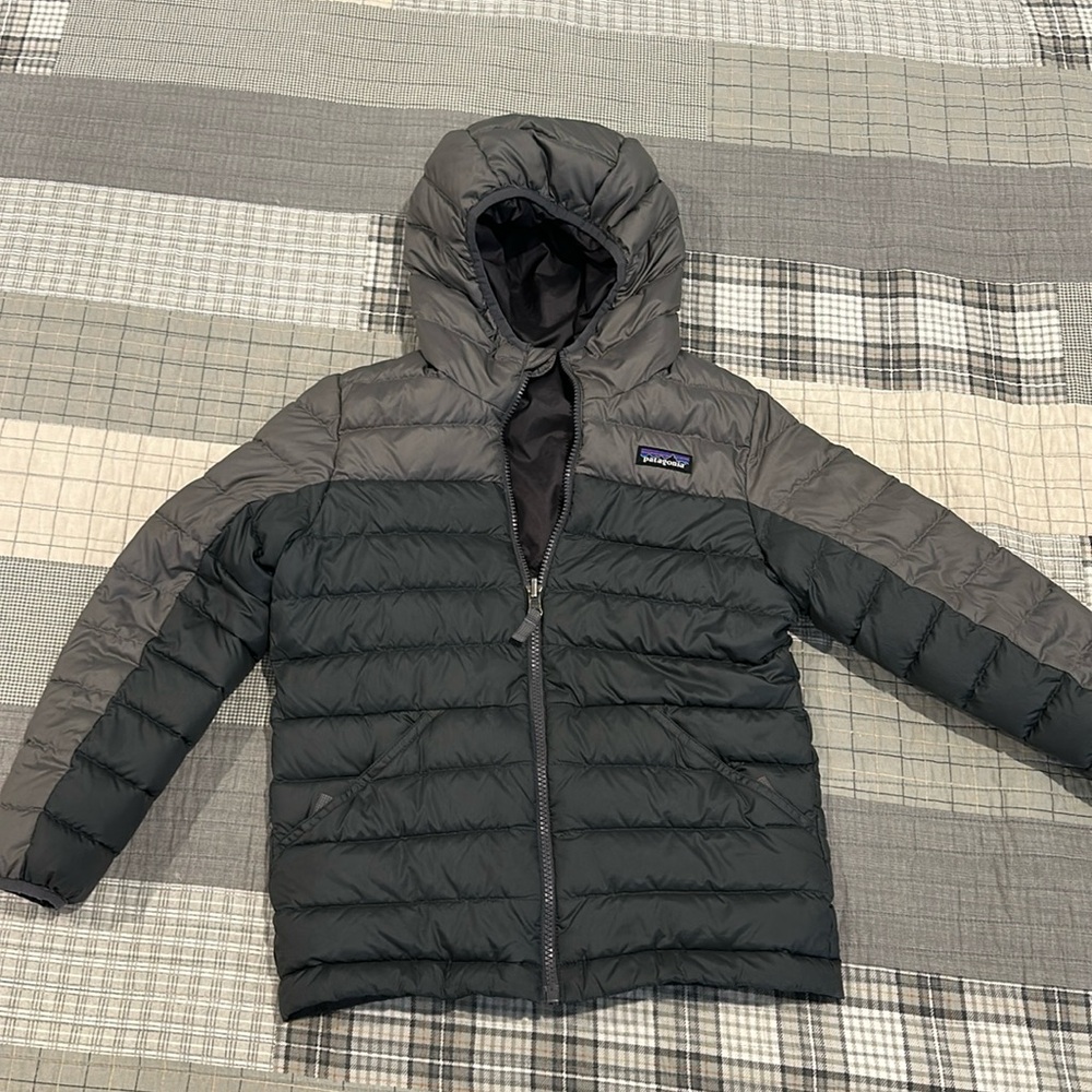 NWOT Patagonia Kids' Reversible Down Sweater™ Hoody